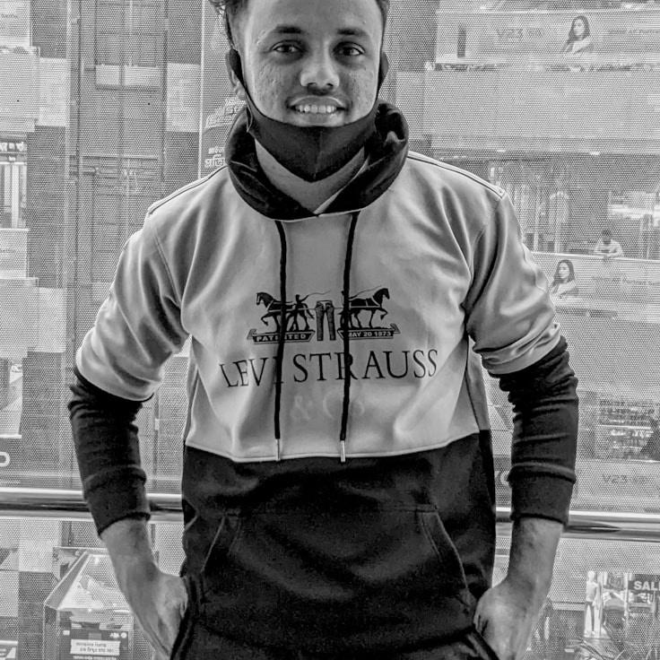 Olivia Parker - Founder of Gadget Vista Ledger