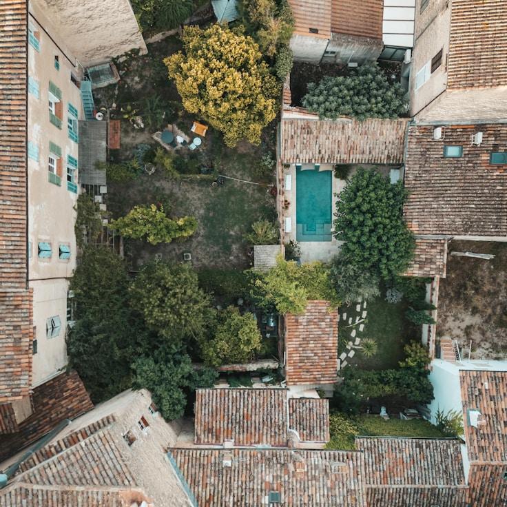 Outdoor terrace seating suitable for families in Mountain View